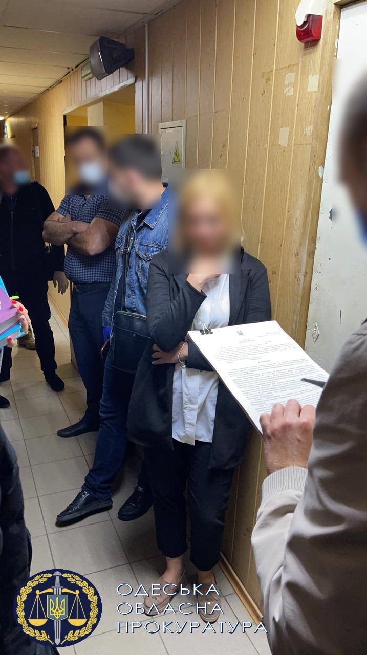 В Одессе полицейская торговала кокаином, украденным из камеры вещдоков