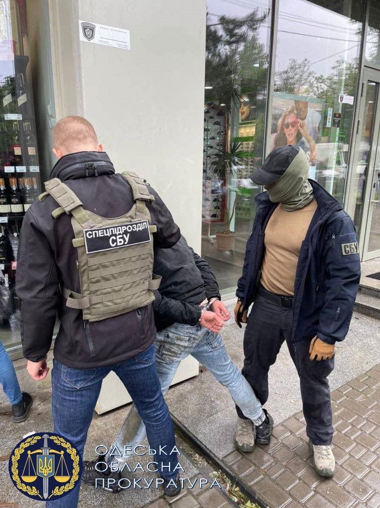 В Одессе полицейская торговала кокаином, украденным из камеры вещдоков
