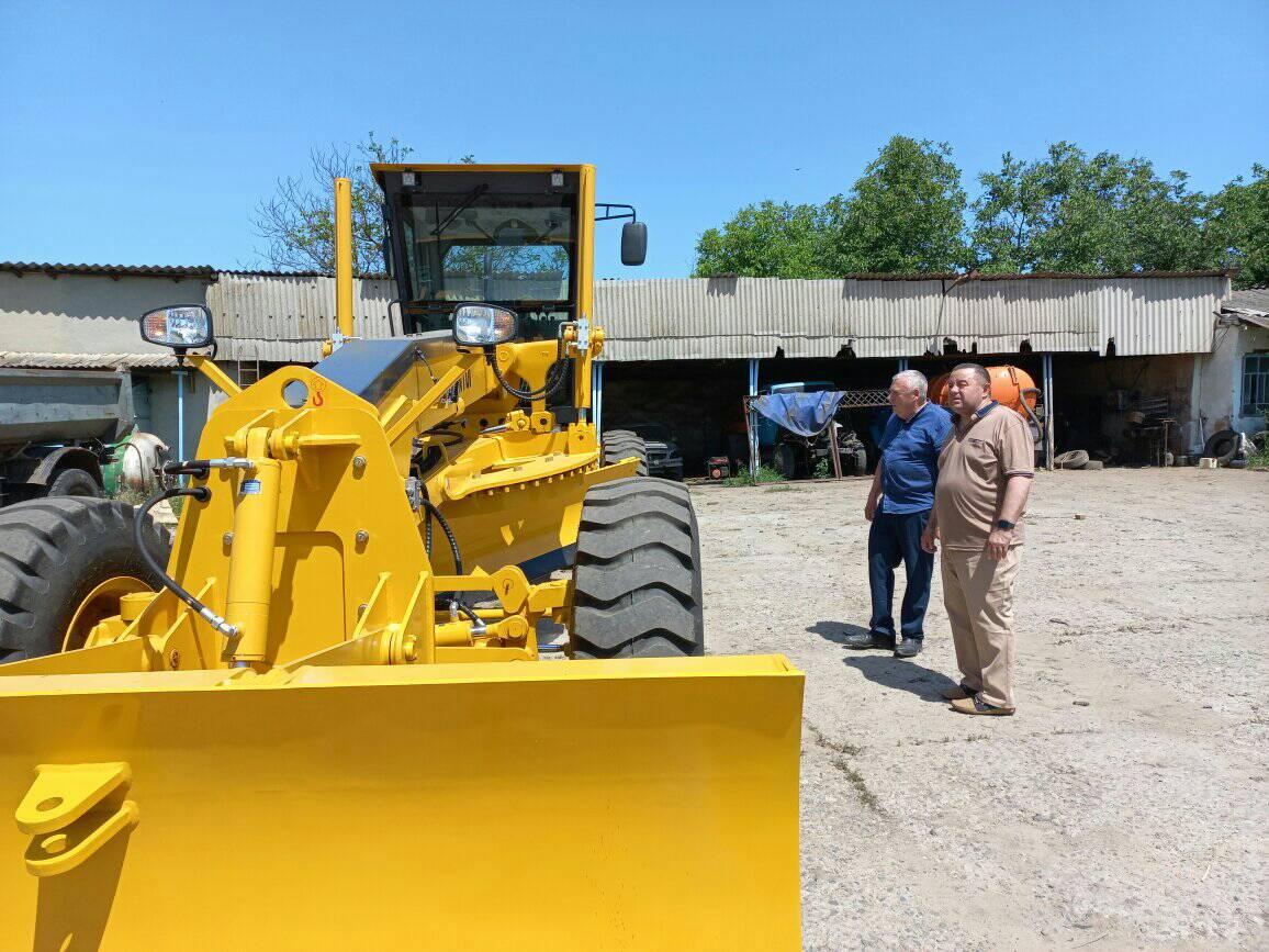 Тарутинские коммунальщики обзавелись автогрейдером и обещают экономить на содержании дорог