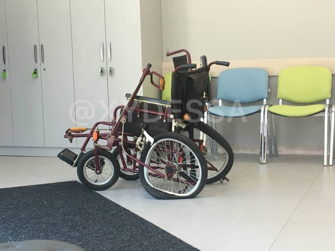 В Одессе пациентку засосало в аппарат МРТ прямо с инвалидной коляской (фото)