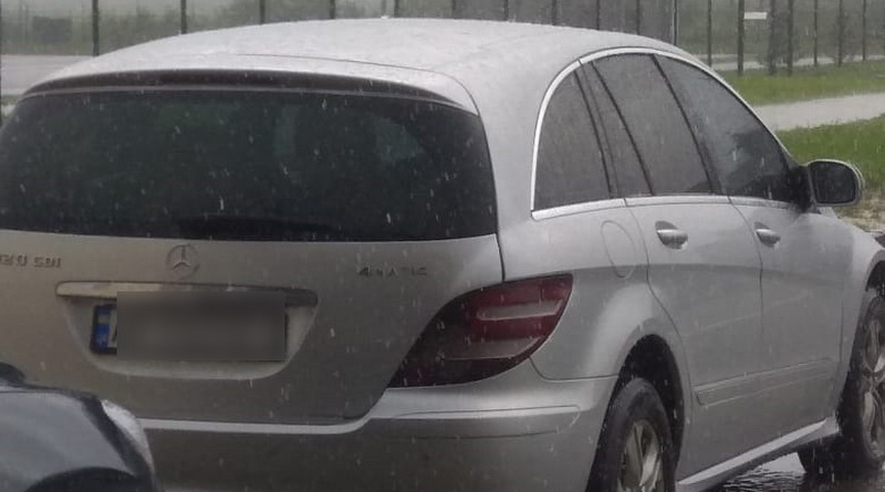 В пункте пропуска "Орловка" обнаружен угнанный в Чехии и растаможенный в Украине Mercedes.