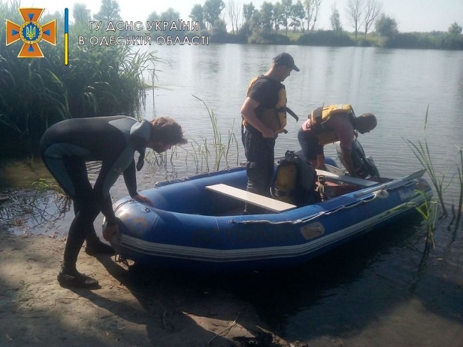 Поиски выпавшего из лодки в Днестр рыбака закончились печально
