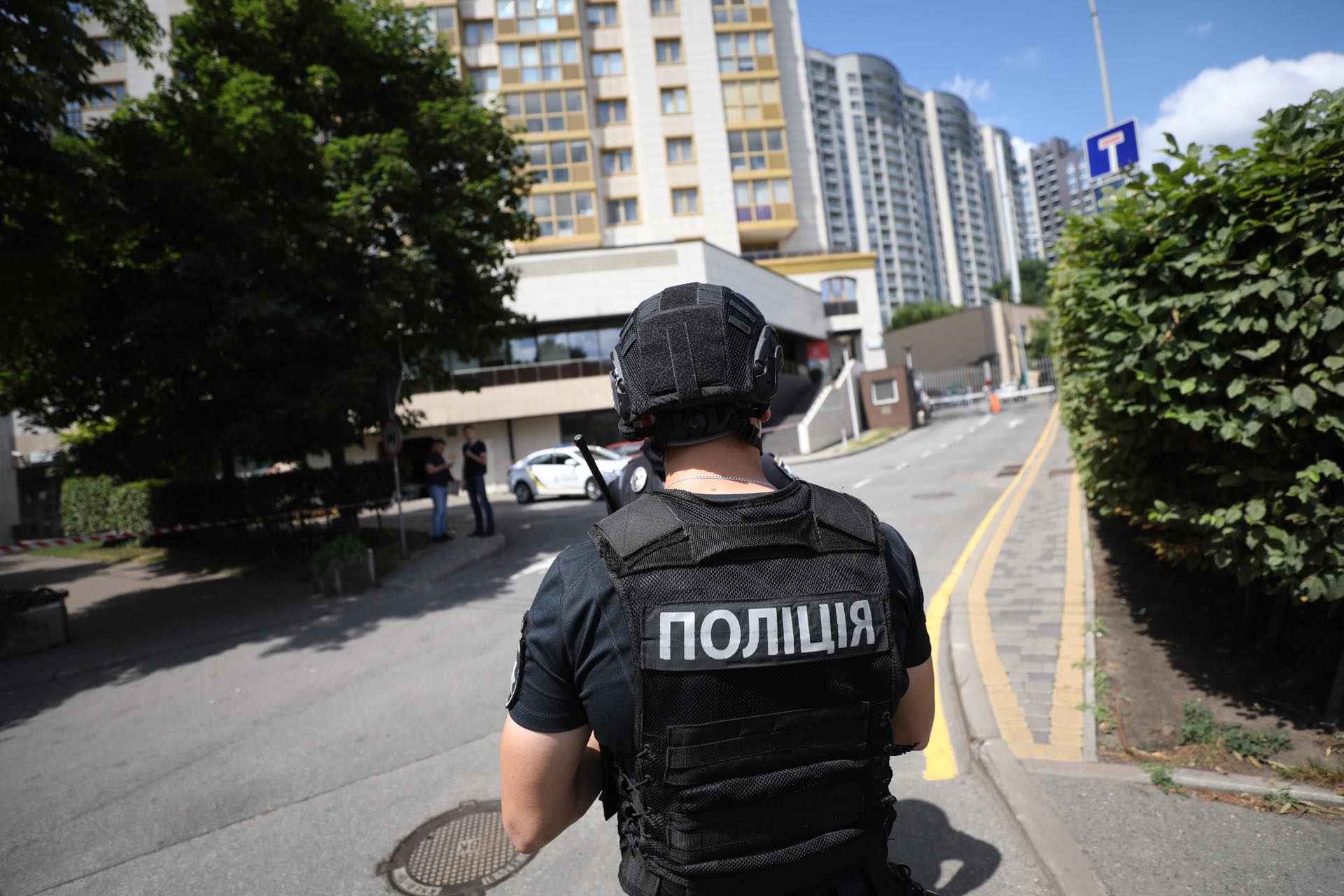 В Киеве произошла стрельба, ранен полицейский: введена спецоперация "Гром". Стрелка задержали (обновлено)