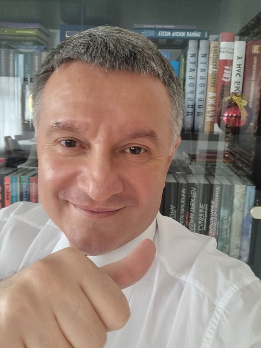 "Честь имею!" - министр МВД Арсен Аваков подал в отставку (ОБНОВЛЕНО)