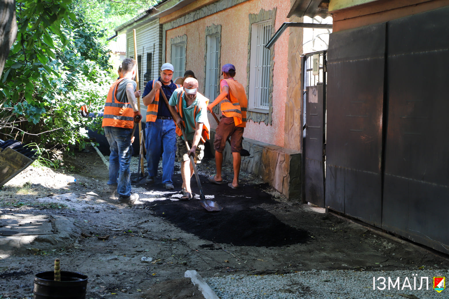 В Измаиле благоустроили двор одного из самых больших жилых комплексов города: где и какие работы ведутся еще