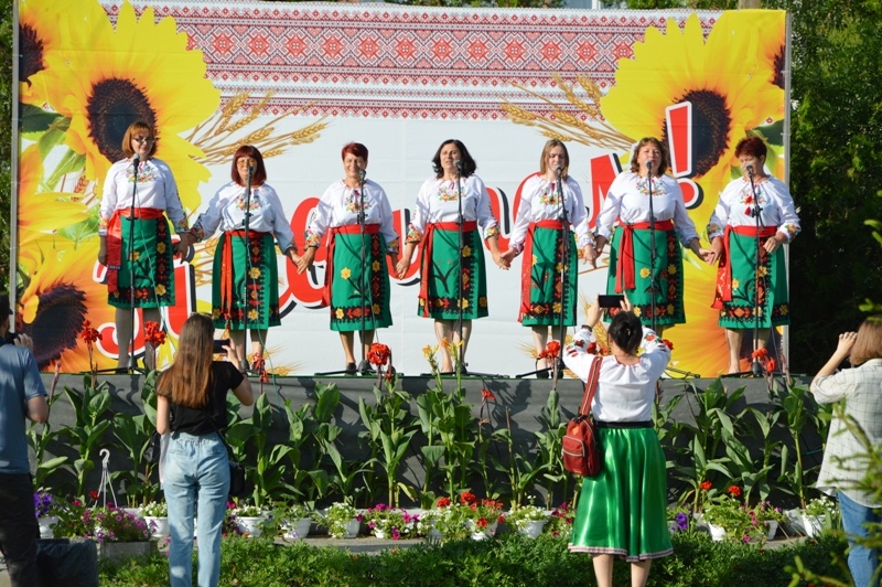 Бессарабская "клубничная столица" Украины отгуляла 126-й День рождения