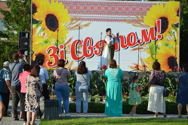 Бессарабская "клубничная столица" Украины отгуляла 126-й День рождения