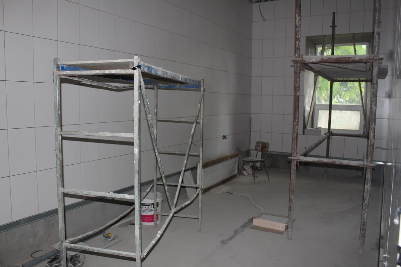 В Измаильской ЦРБ продолжается капремонт хирургического отделения (фотоотчет)