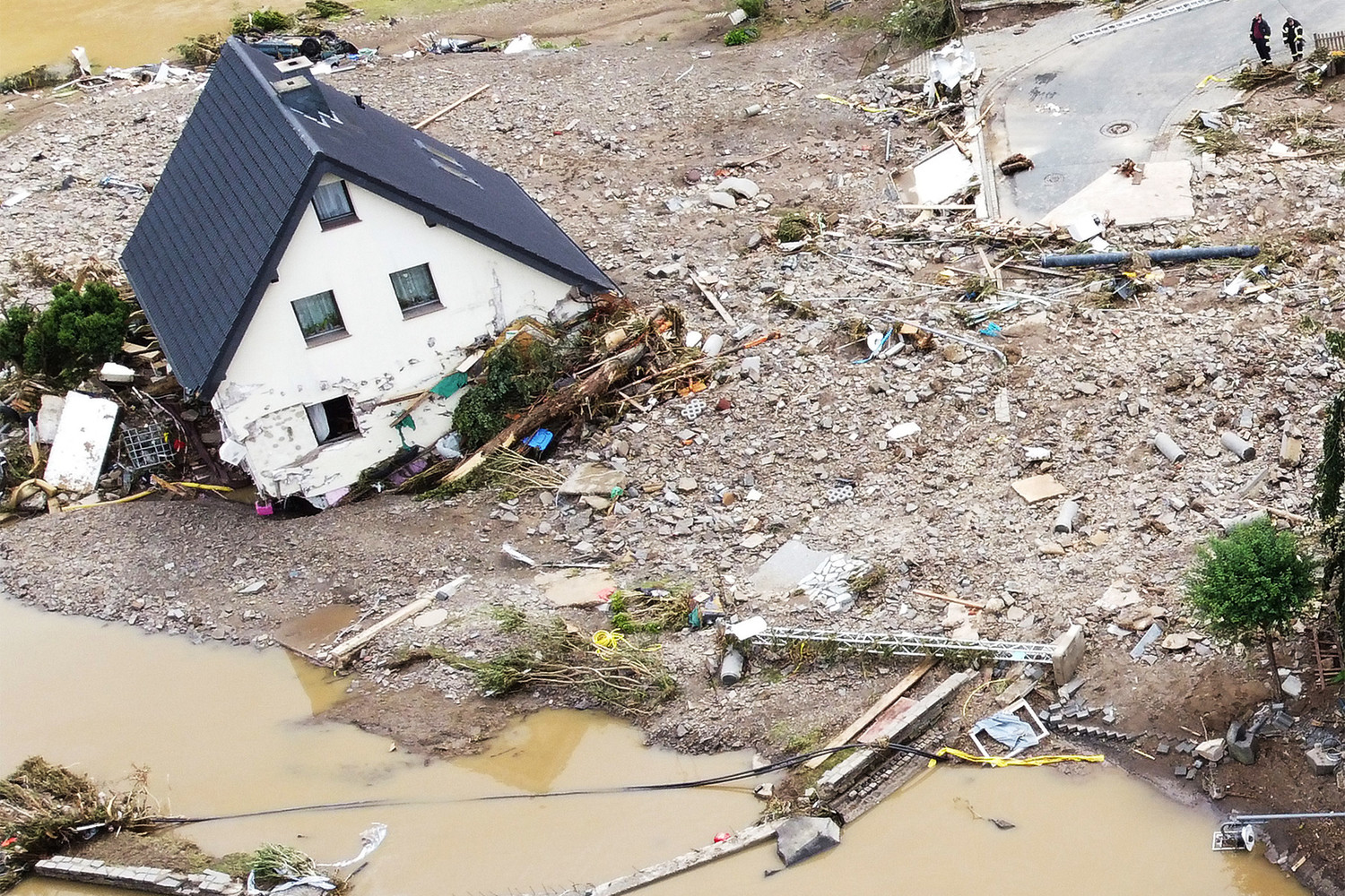 Последствия наводнения в Европе, от которых уже погибло более сотни людей: шокирующий фоторепортаж