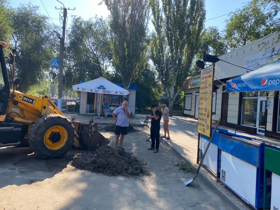 В центре Татарбунар кипят работы по ремонту водопровода.