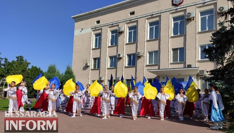 В Белгороде-Днестровском отметили День государственного флага и День освобождения города от нацизма (фоторепортаж)