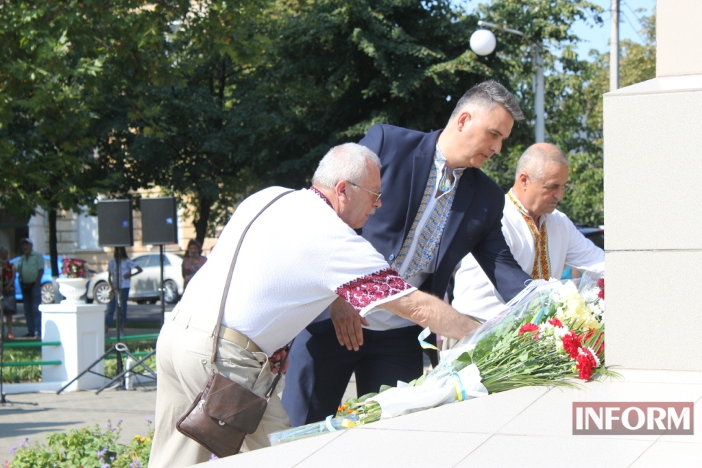 В Измаиле торжественно отметили День независимости Украины и пронесли огромный флаг