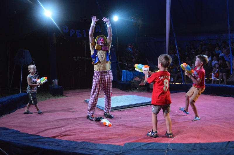 За кулисами цирка: "Б" побывала в гостях у артистов шапито, месяц гастролировавшего в Бессарабии