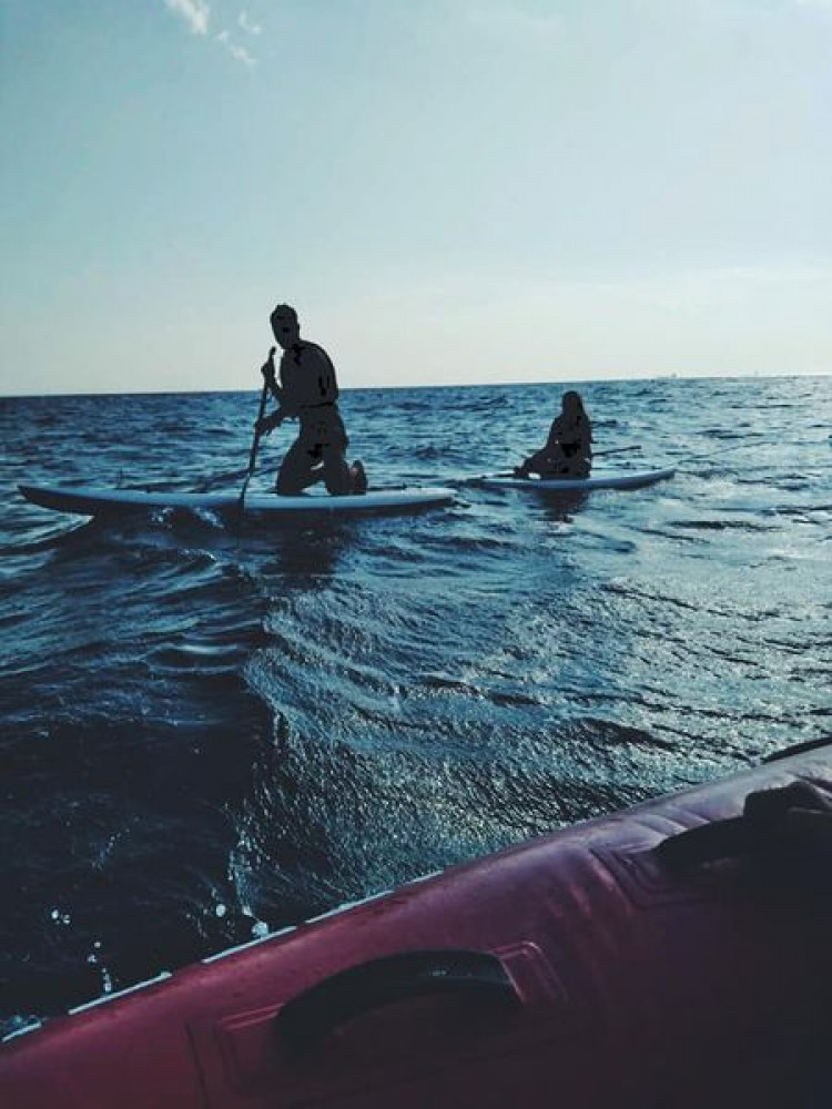 Опасный пляжный отдых: у берегов Одессы спасли любителей острых ощущений, которых на 5 км внесло в море