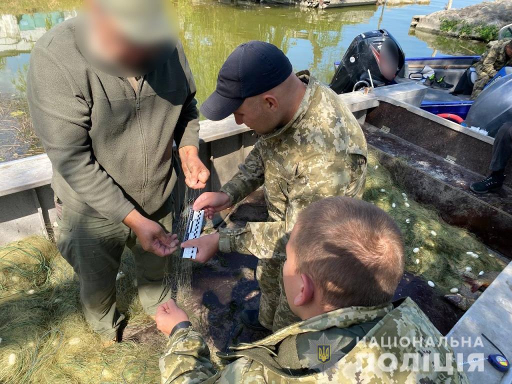 Водная полиция разоблачила на Днестровском лимане двух браконьеров