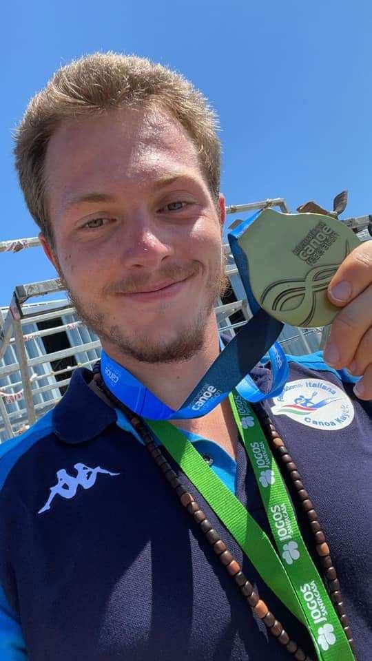 Сын благочинного Белгород-Днестровского района стал чемпионом мира по дамбе на байдарках и каноэ.
