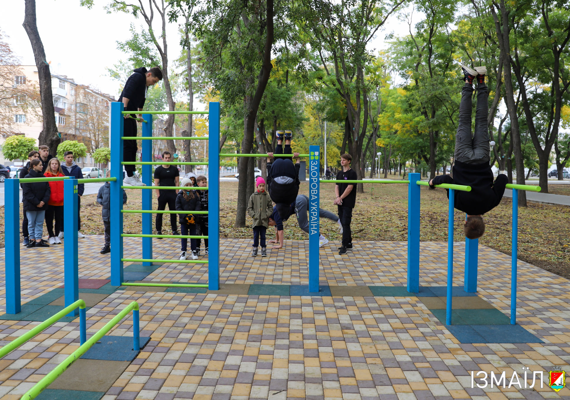 В Измаиле открыли "активный парк": горожане всех возрастов получили возможность заниматься спортом на открытом воздухе