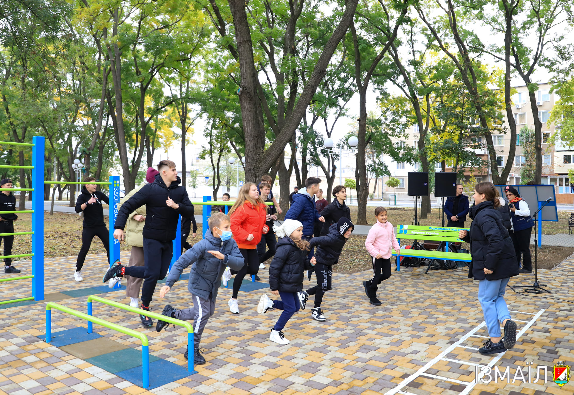 В Измаиле открыли активный парк: горожане всех возрастов получили возможность заниматься спортом на открытом воздухе.