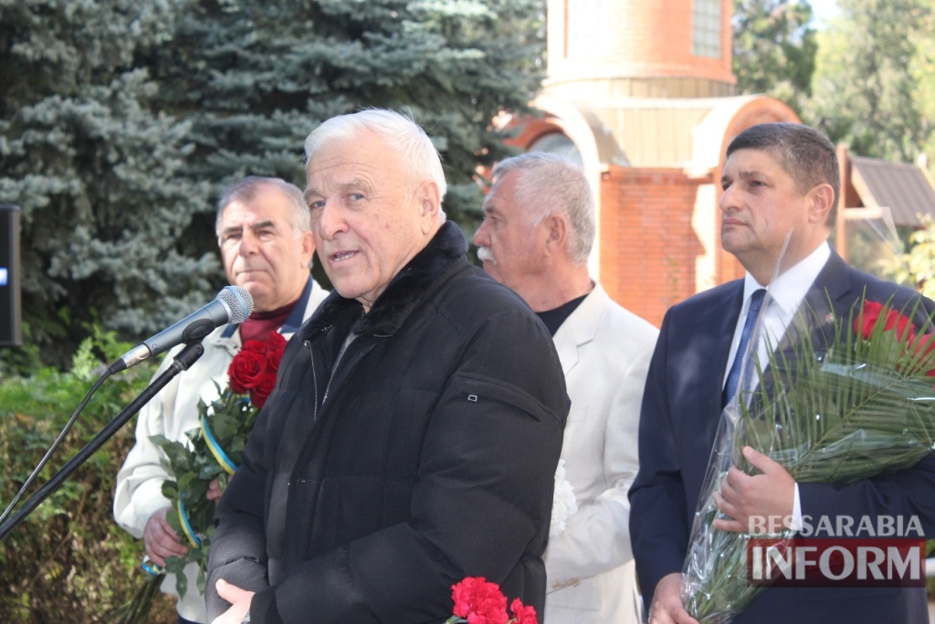 В Измаиле открыли мемориальную доску легенде городского уголовного розыска Анатолию Алову