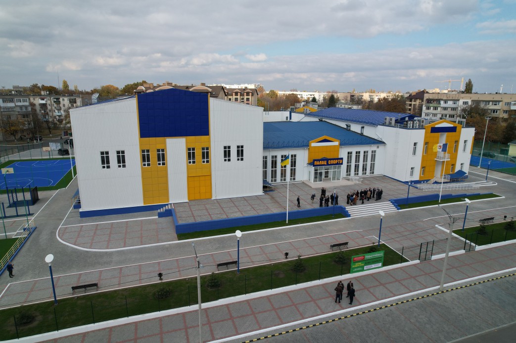 Зеленский осмотрел новый дворец спорта в Измаиле и побывал в отремонтированном приемном отделении городской больницы