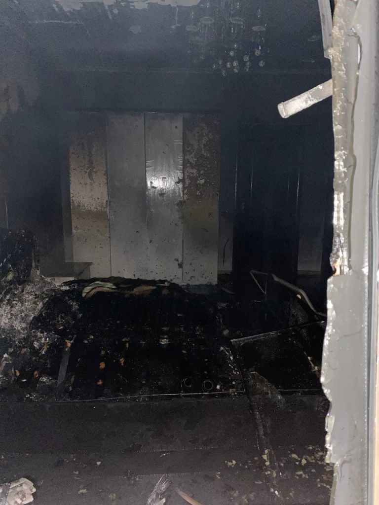 В Одесской области мужчина поджег дом и подорвался на гранате, предупредив заранее об этом полицию