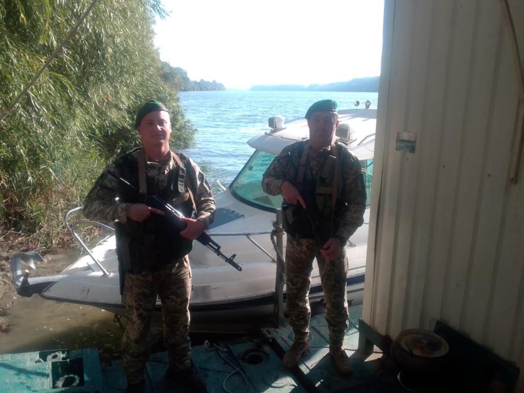 Заблудились с навигатором на борту: измаильские пограничники задержали на Дунае трех граждан Румынии