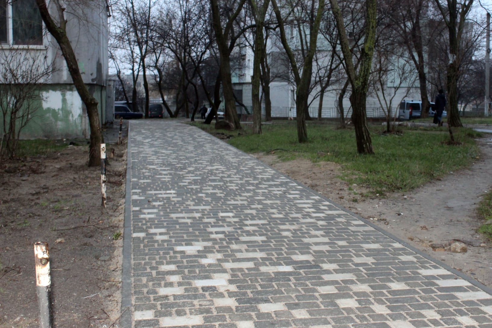 Благоустройство Аккермана: долгожданный тротуар возле средневековой крепости, обновление пешеходных дорожек и придомовых территорий