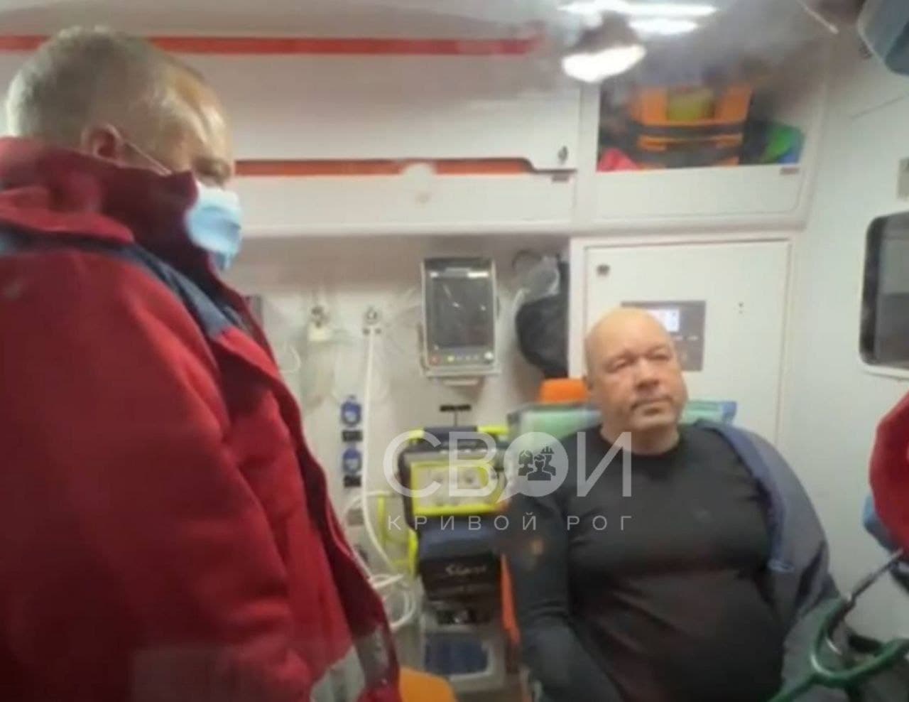 Пьяный прокурор из Одесской области на Lexus снес в Кривом Роге остановку, а затем сбежал из больницы