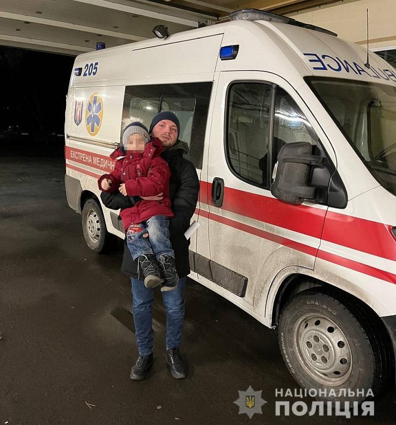 В Киеве пьяная горе-мать изрезала четырехлетнего сына ножом