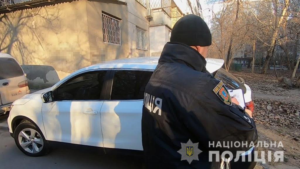 В Одессе муж известной певицы угнал автомобиль, чтоб вернуть его хозяйке за полцены