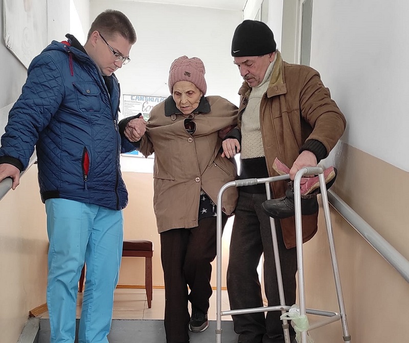 Будем жить! Из Белгород-Днестровской ЦРБ выписали домой 87-летнюю бабушку, после операции по замене тазобедренного сустава