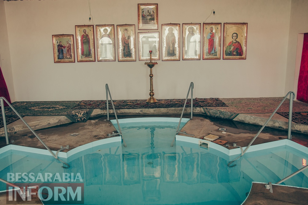 Эпичные кадры крещенских купаний в Измаиле - фоторепортаж