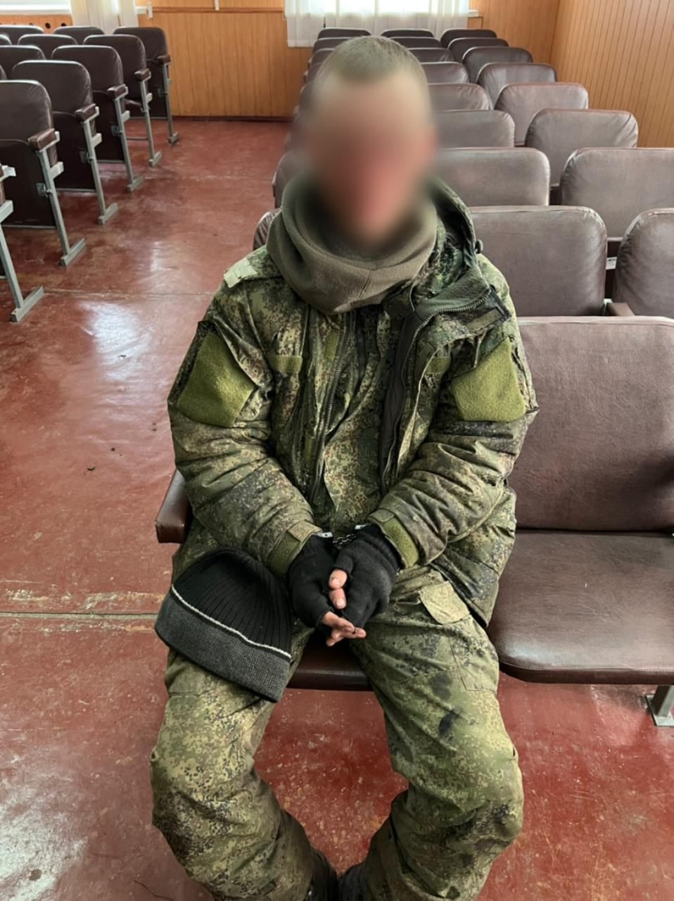 В Харьковской области солдаты РФ сдаются в плен. Полиция Украины призывает других оккупантов последовать такому примеру