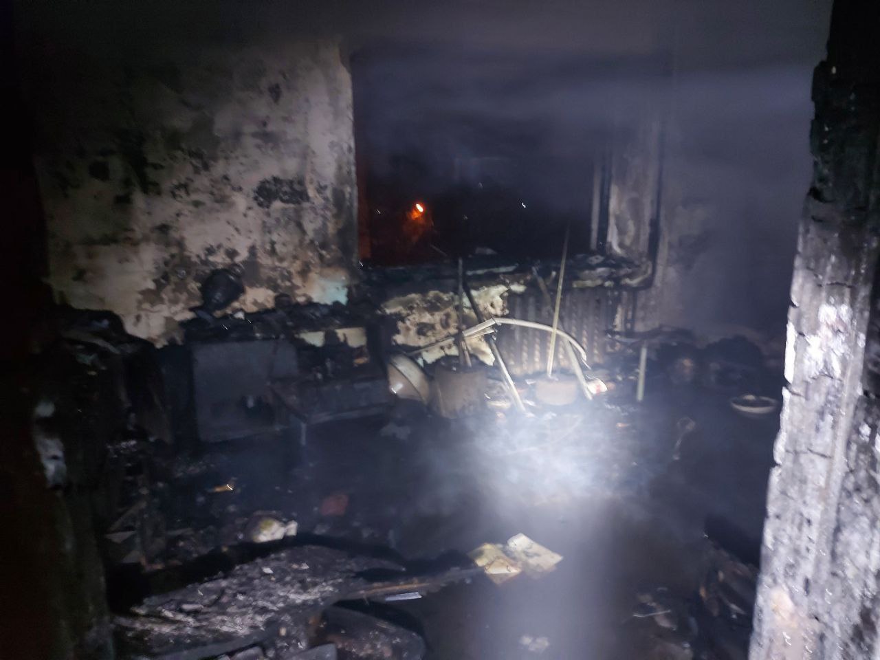 В Измаиле двое человек погибли и 15 эвакуировали в результате ночного пожара