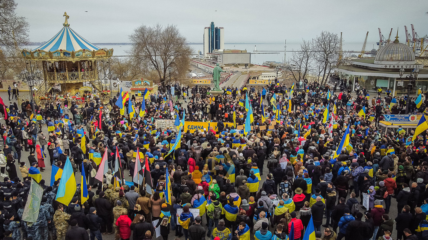 В Одессе тысячи людей вышли на марш Единства Украины