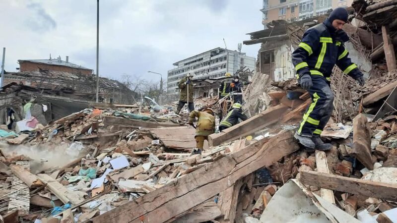 В результате ночного обстрела села в Харьковской области погибли две женщины и двое детей