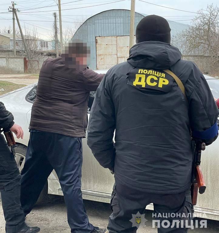 Забрал сумку с деньгами и документами: в Одесской области задержали жителя курортного поселка, обокравшего журналиста из Германии