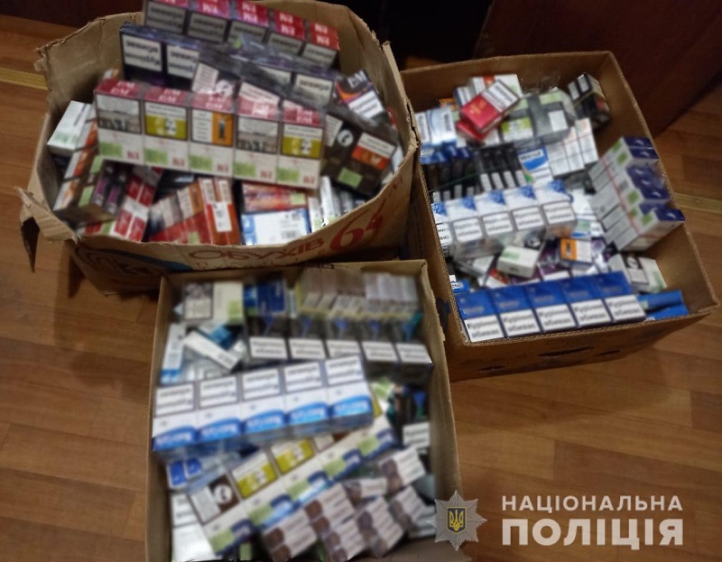 Продавали из-под полы и без разрешительных документов: в Одесской области разоблачили недобросовестных реализаторов спиртного и сигарет