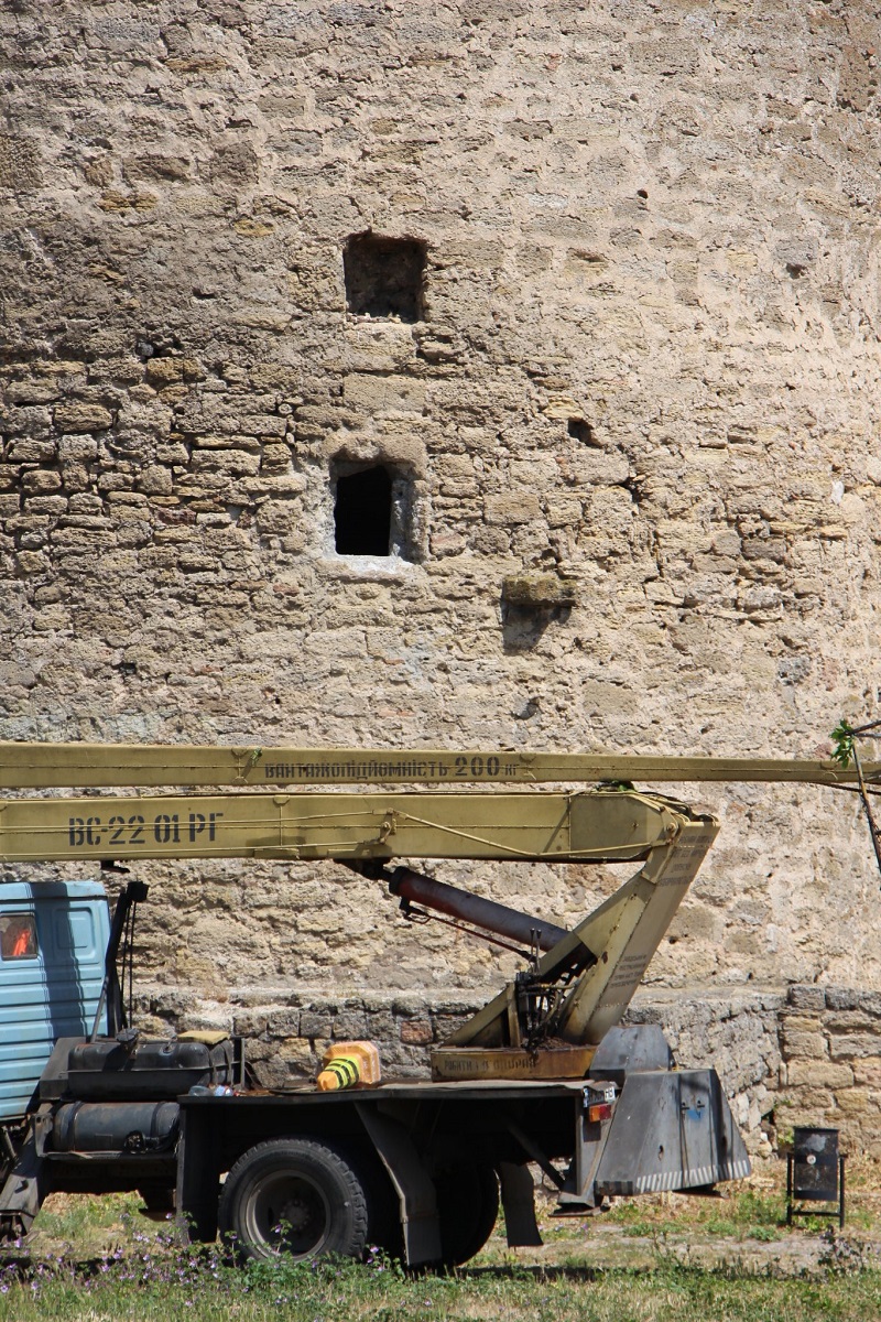 В Аккерманской крепости восстановили еще одну турецкую закладную плиту
