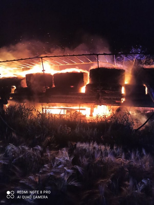 Возле паромной переправы Орловка-Исакча ночью дотла сгорела фура с товаром