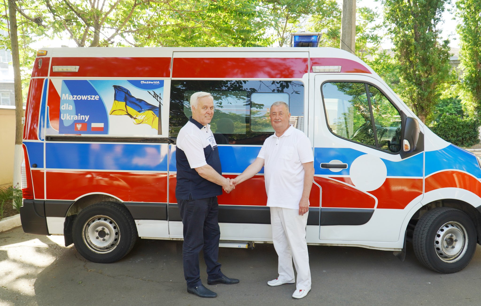 В канун Всемирного дня донора Одесская областная станция переливания крови получила автомобиль скорой помощи