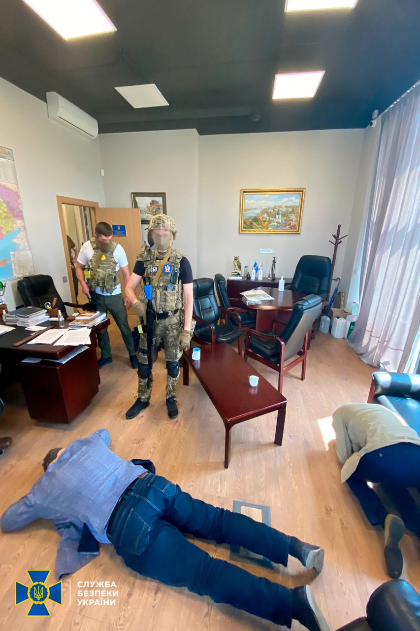 Требовали 2,5 млн долларов за "проходное" место в Раду: СБУ задержала руководителей одной из политических партий