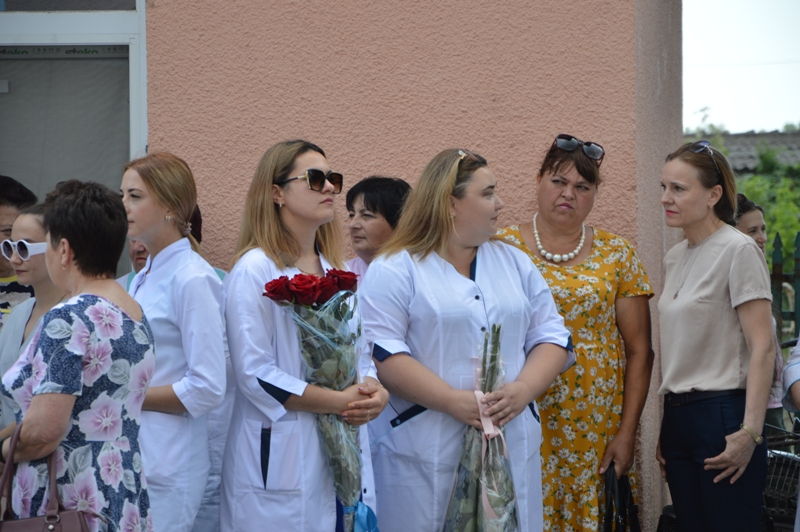 Александр Дубовой передал Килийской больнице два автомобиля "скорой помощи" и дефицитные медикаменты на полмиллиона гривен