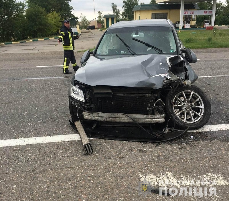 На трассе Одесса-Киев столкнулись Audi и ВАЗ: погибла 15-летняя пассажирка "жигулей"