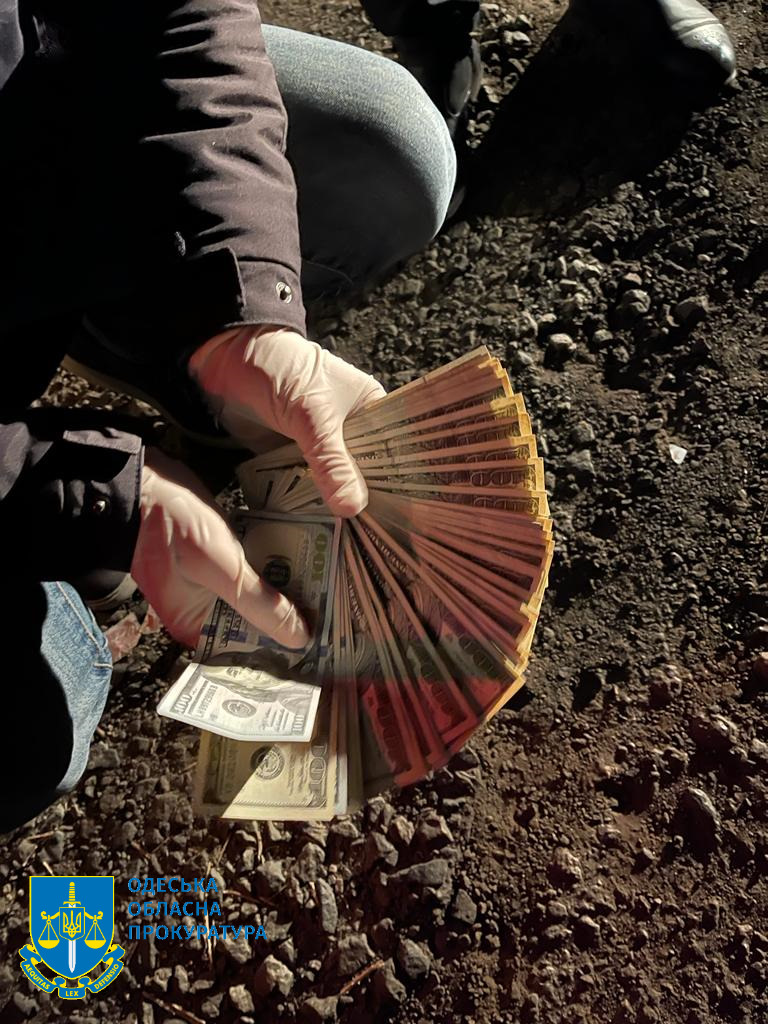 Взяв хабар в перший ж день роботи на керівній посаді - в Одеській області судитимуть очільника одного з відділів поліції
