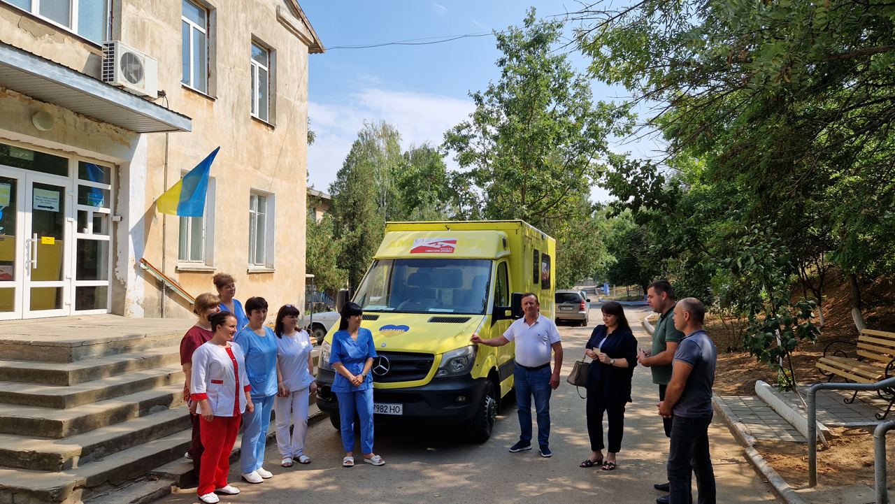 Лікарні Бессарабії отримали медикаменти загальною вартістю понад 1 млн гривень та два автомобілі швидкої допомоги