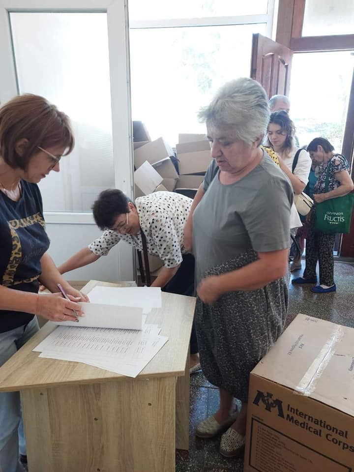 В Болграде переселенцы получили гуманитарную помощь от Международного медицинского корпуса.