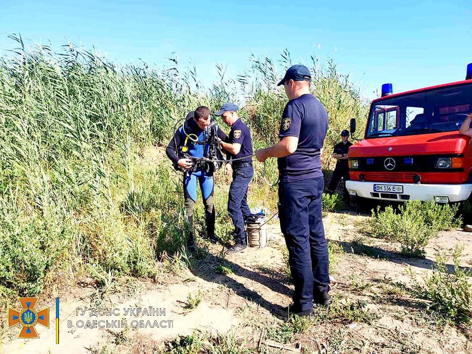 19-летний парень утонул в пруду Одесской области. Жизни двоих подростков удалось спасти