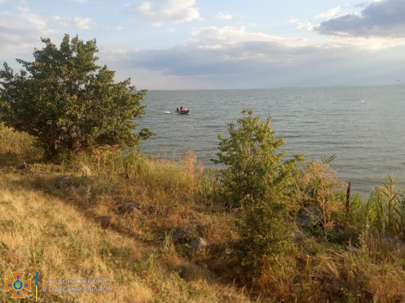 На озері Сасик потонув рибалка, ще однин - зник у воді
