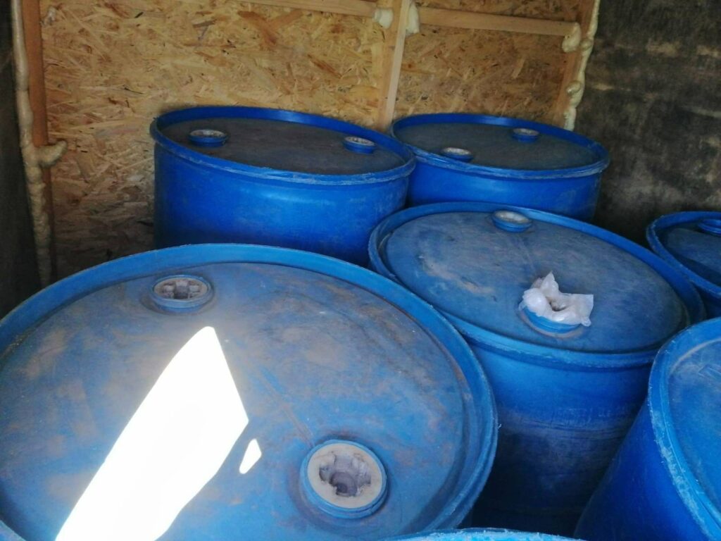 Аккерманские пограничники помешали водителю микроавтобуса заработать 4 тыс. гривен за перевозку трех тонн спирта
